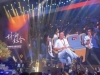 马云现身阿里音乐会 向员工微笑挥手致意