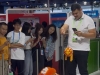 告别遥控器！链博会上英伟达展台无人控制‘狮子狗’罕见现身 ...